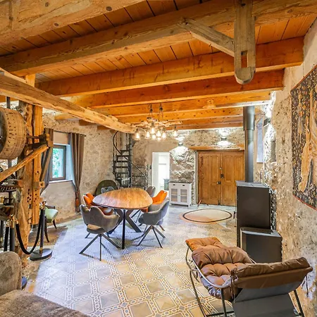 Au Fil De L'eau Holiday home Alby-sur-Cheran